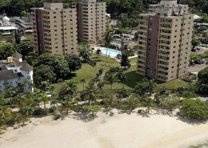 Island Living Luxury Apartahotel